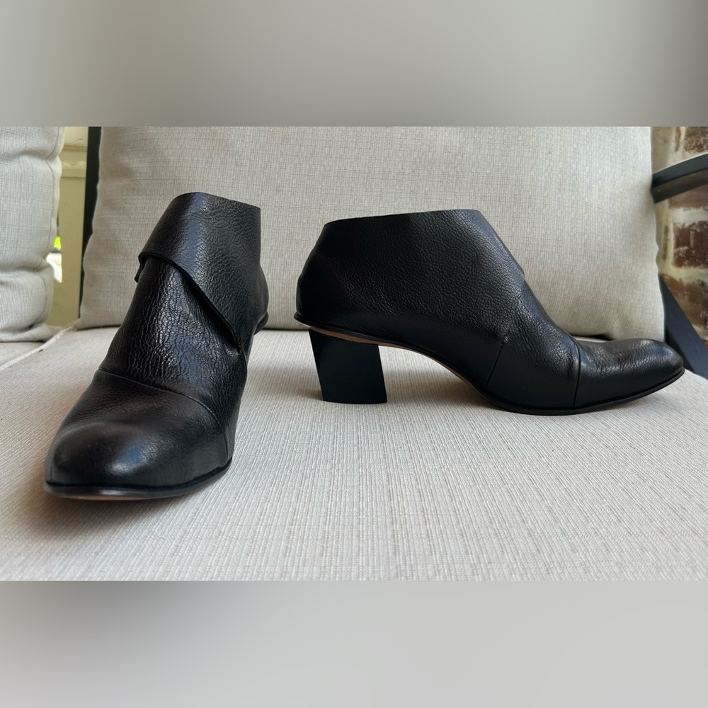cydwoq Voyager Sleek Black Ankle Boots, size 11 - Picture 3 of 11